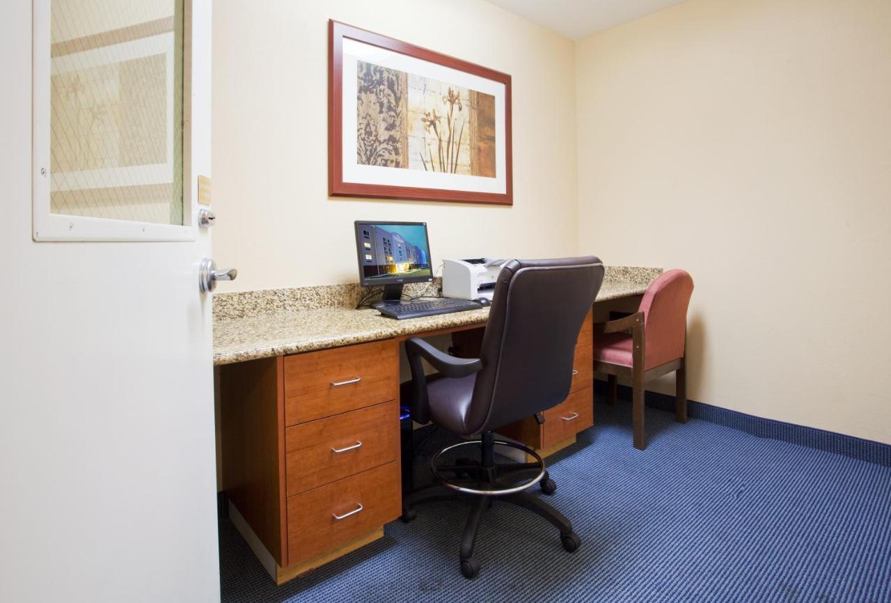 Candlewood Suites Jacksonville By Ihg Экстерьер фото